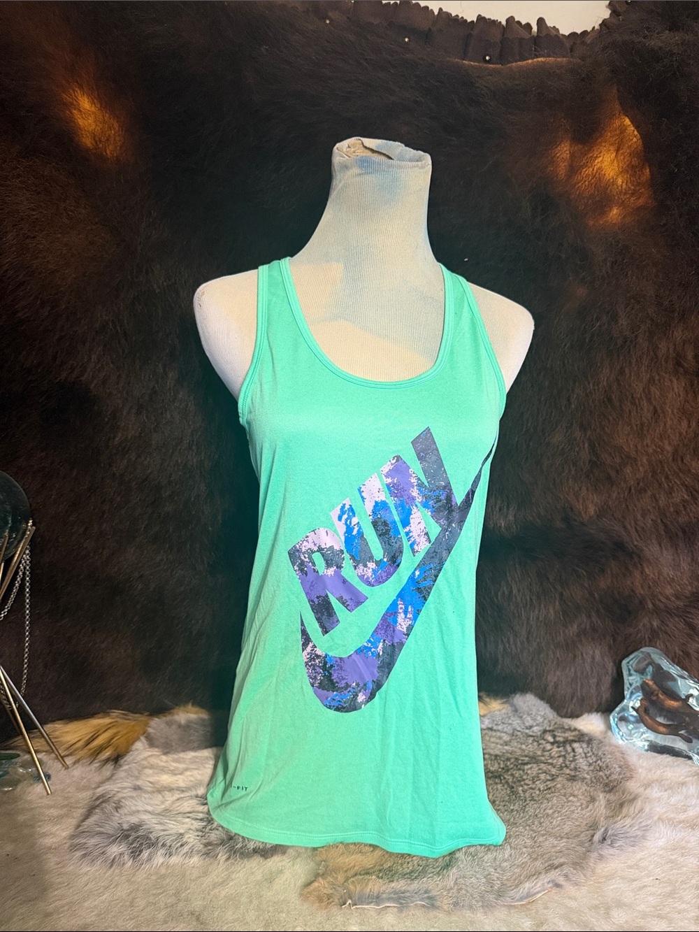 Nike Women's Green RUN Graphic Tank S (BK3)